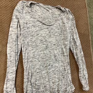 Simply Vera Wang Top Womens S Gray Long Sleeve Round Neck